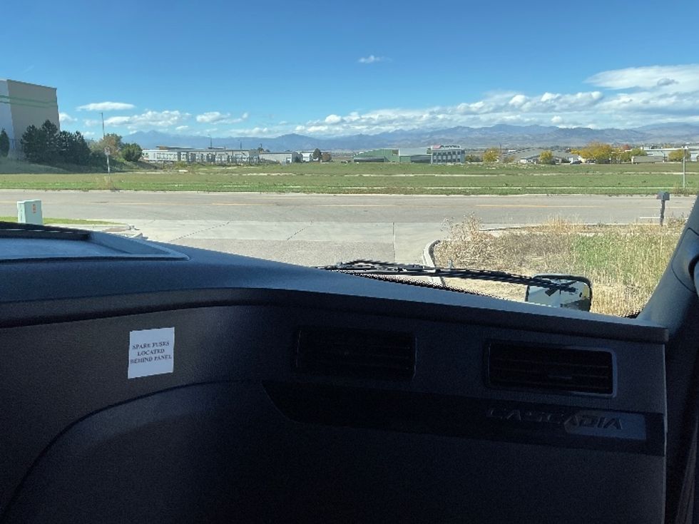 Sleeper Tractor-Heavy Duty Tractors-Freightliner-2023-T12664ST-Loveland-CO-571,172\n\t\tmiles-$ 77,250 - Image 14