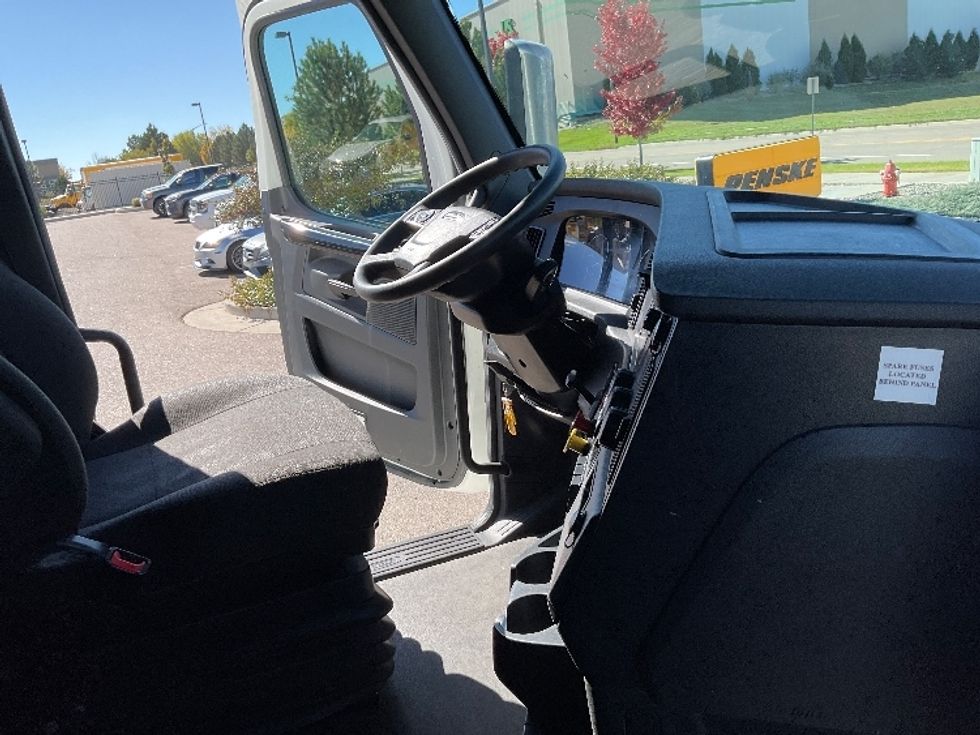 Sleeper Tractor-Heavy Duty Tractors-Freightliner-2023-T12664ST-Loveland-CO-571,172\n\t\tmiles-$ 77,250 - Image 15