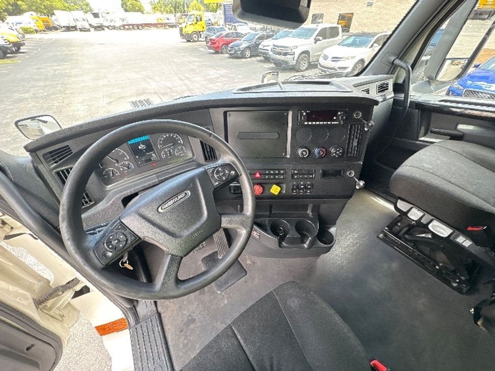 Sleeper Tractor-Heavy Duty Tractors-Freightliner-2023-T12664ST-Medley-FL-608,169\n\t\tmiles-$ 67,750 - Image 10