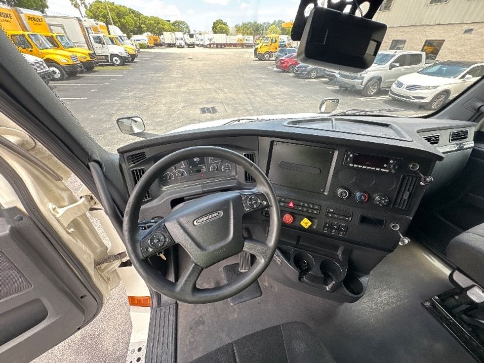 Sleeper Tractor-Heavy Duty Tractors-Freightliner-2023-T12664ST-Medley-FL-608,169\n\t\tmiles-$ 67,750 - Image 11