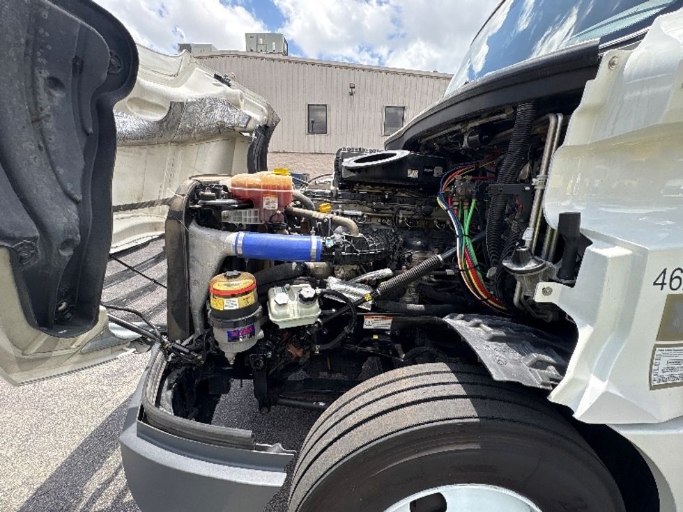 Sleeper Tractor-Heavy Duty Tractors-Freightliner-2023-T12664ST-Medley-FL-608,169\n\t\tmiles-$ 67,750 - Image 21