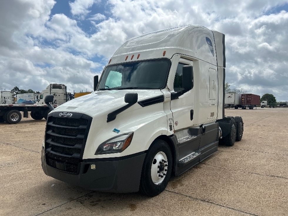 Sleeper Tractor-Heavy Duty Tractors-Freightliner-2023-T12664ST-Memphis-TN-659,408\n\t\tmiles-$ 58,750 - Image 3