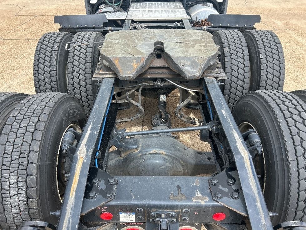 Sleeper Tractor-Heavy Duty Tractors-Freightliner-2023-T12664ST-Memphis-TN-659,408\n\t\tmiles-$ 58,750 - Image 6