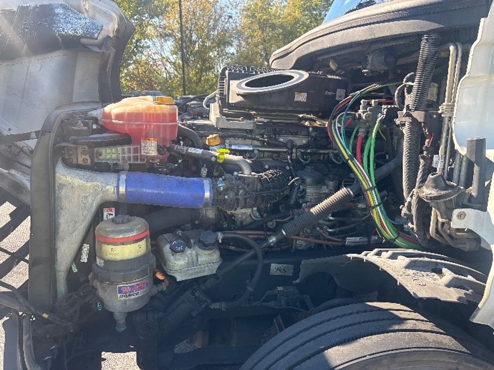 Sleeper Tractor-Heavy Duty Tractors-Freightliner-2023-T12664ST-Middlefield-OH-751,959\n\t\tmiles-$ 58,000 - Image 20