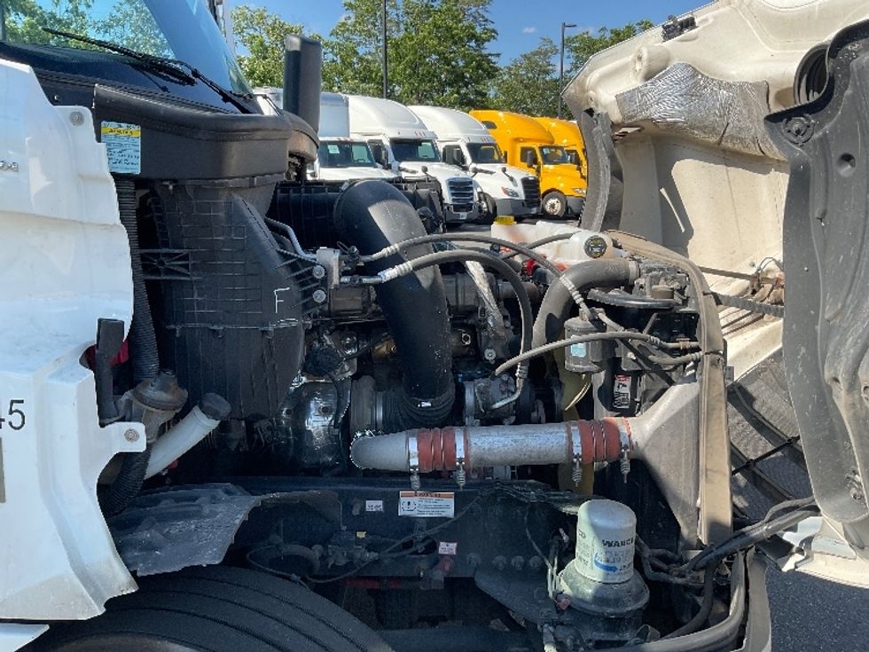Sleeper Tractor-Heavy Duty Tractors-Freightliner-2023-T12664ST-Millville-NJ-555,764\n\t\tmiles-$ 69,500 - Image 20