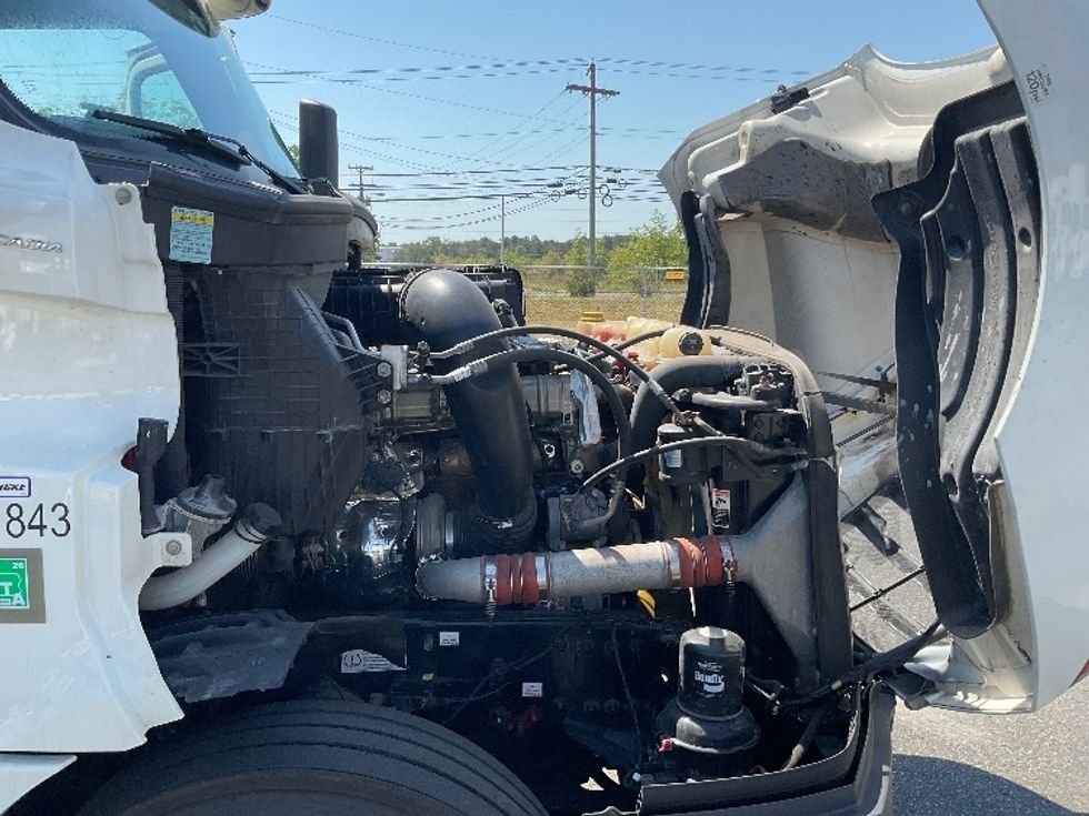 Sleeper Tractor-Heavy Duty Tractors-Freightliner-2023-T12664ST-Millville-NJ-610,565\n\t\tmiles-$ 66,250 - Image 20