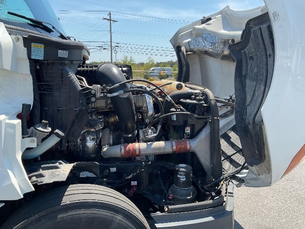 Sleeper Tractor-Heavy Duty Tractors-Freightliner-2023-T12664ST-Millville-NJ-611,464\n\t\tmiles-$ 66,000 - Image 20