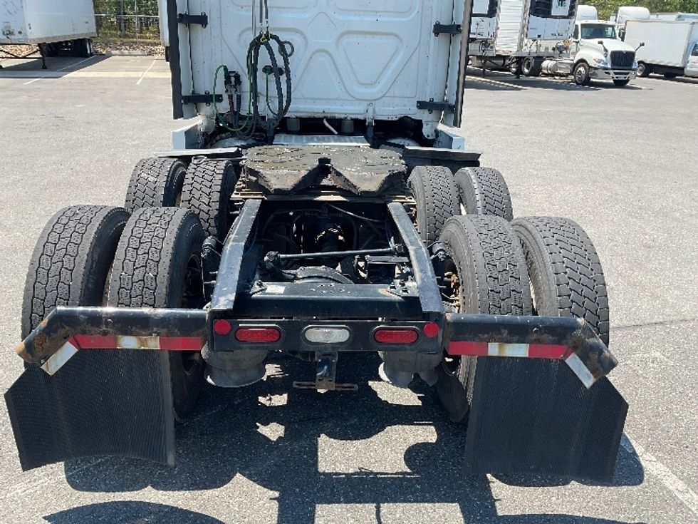 Sleeper Tractor-Heavy Duty Tractors-Freightliner-2023-T12664ST-Millville-NJ-611,464\n\t\tmiles-$ 66,000 - Image 6