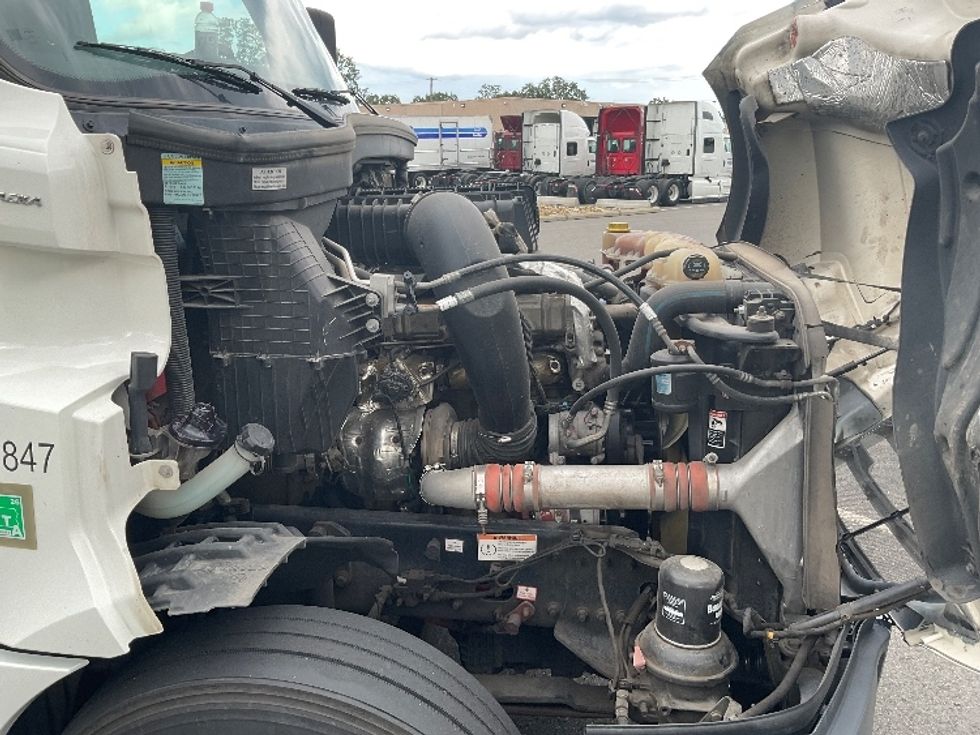 Sleeper Tractor-Heavy Duty Tractors-Freightliner-2023-T12664ST-Millville-NJ-625,195\n\t\tmiles-$ 70,000 - Image 20