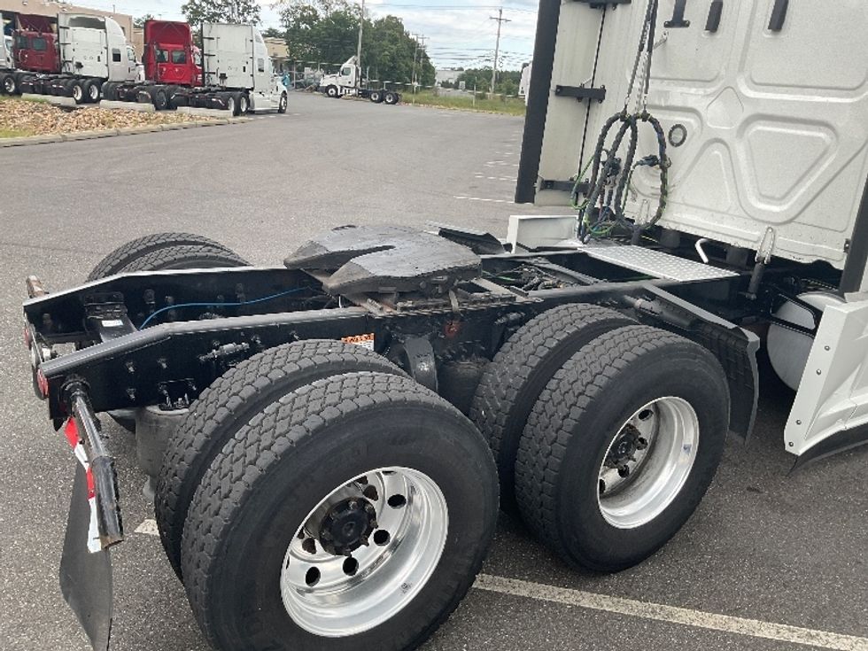 Sleeper Tractor-Heavy Duty Tractors-Freightliner-2023-T12664ST-Millville-NJ-625,195\n\t\tmiles-$ 70,000 - Image 23