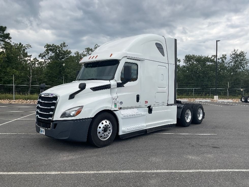 Sleeper Tractor-Heavy Duty Tractors-Freightliner-2023-T12664ST-Millville-NJ-625,195\n\t\tmiles-$ 70,000 - Image 3