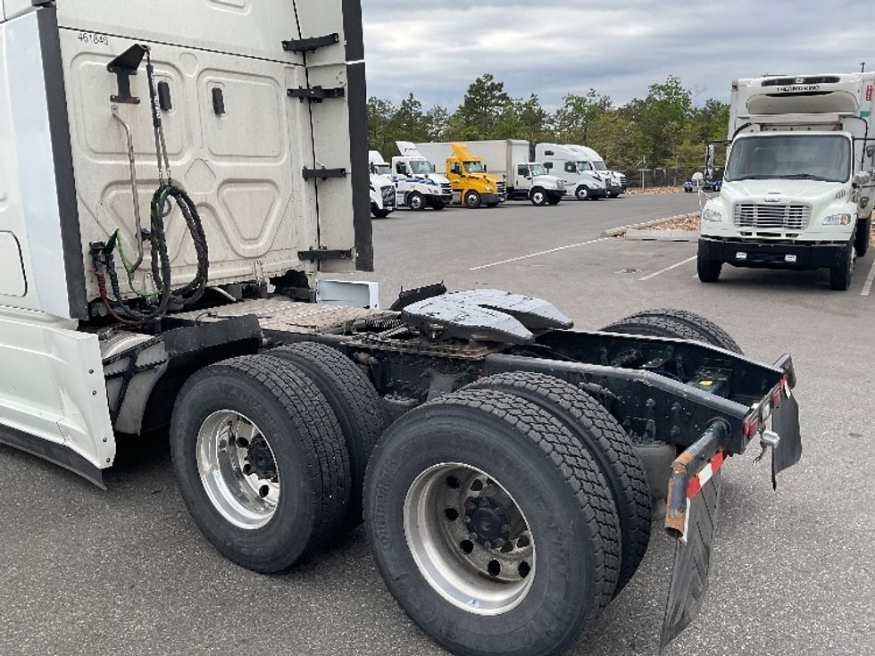 Sleeper Tractor-Heavy Duty Tractors-Freightliner-2023-T12664ST-Millville-NJ-635,248\n\t\tmiles-$ 63,750 - Image 23