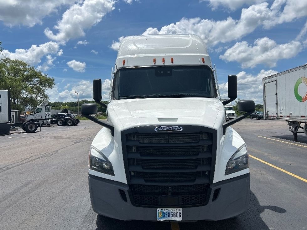 Sleeper Tractor-Heavy Duty Tractors-Freightliner-2023-T12664ST-Milwaukee-WI-549,664\n\t\tmiles-$ 70,000 - Image 2