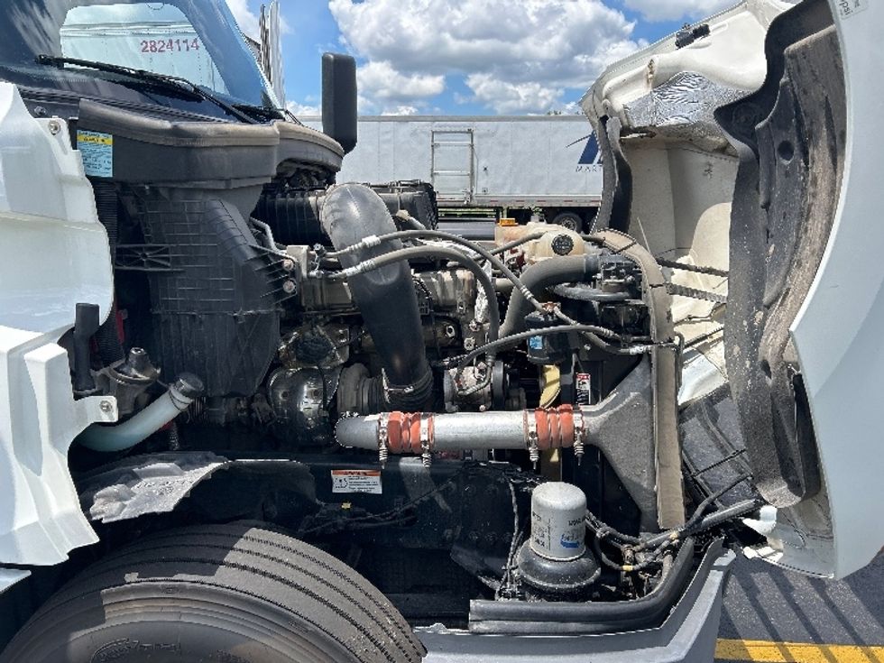 Sleeper Tractor-Heavy Duty Tractors-Freightliner-2023-T12664ST-Milwaukee-WI-549,664\n\t\tmiles-$ 70,000 - Image 20