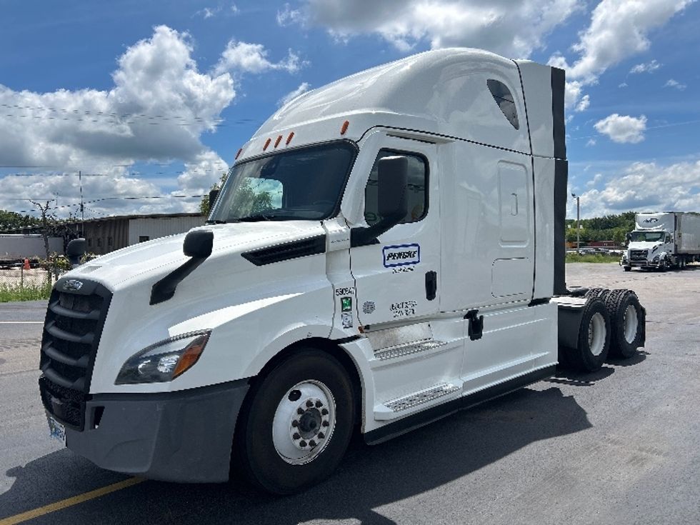 Sleeper Tractor-Heavy Duty Tractors-Freightliner-2023-T12664ST-Milwaukee-WI-549,664\n\t\tmiles-$ 70,000 - Image 3