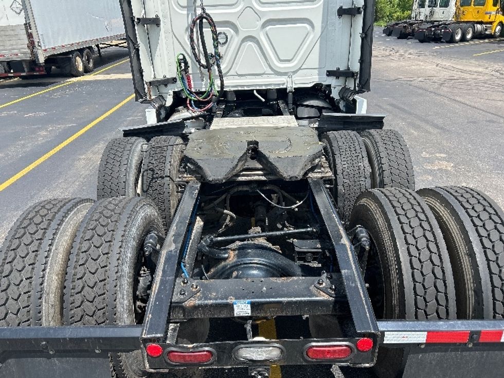 Sleeper Tractor-Heavy Duty Tractors-Freightliner-2023-T12664ST-Milwaukee-WI-549,664\n\t\tmiles-$ 70,000 - Image 6
