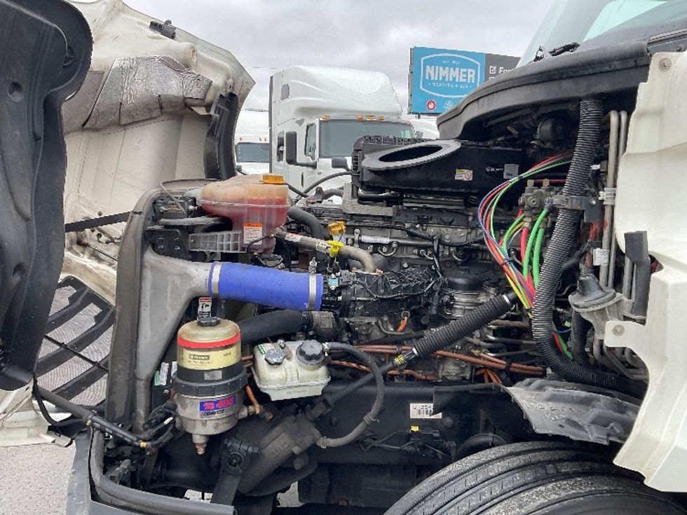 Sleeper Tractor-Heavy Duty Tractors-Freightliner-2023-T12664ST-Milwaukee-WI-602,213\n\t\tmiles-$ 60,750 - Image 21