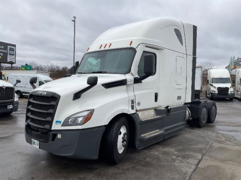Sleeper Tractor-Heavy Duty Tractors-Freightliner-2023-T12664ST-Milwaukee-WI-762,291\n\t\tmiles-$ 45,500 - Image 3