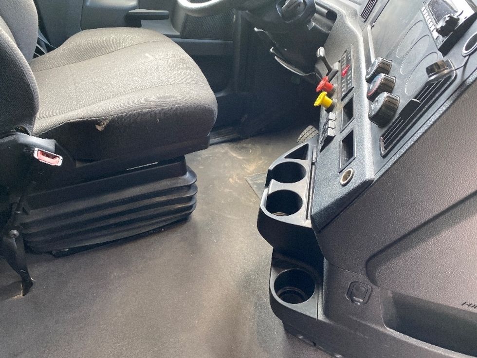 Sleeper Tractor-Heavy Duty Tractors-Freightliner-2023-T12664ST-Minoa-NY-223,510\n\t\tmiles-$ 102,750 - Image 15