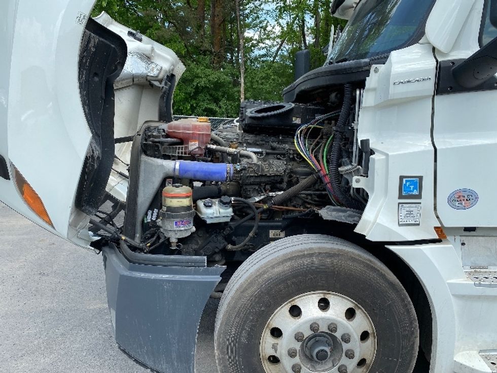 Sleeper Tractor-Heavy Duty Tractors-Freightliner-2023-T12664ST-Minoa-NY-223,510\n\t\tmiles-$ 102,750 - Image 21