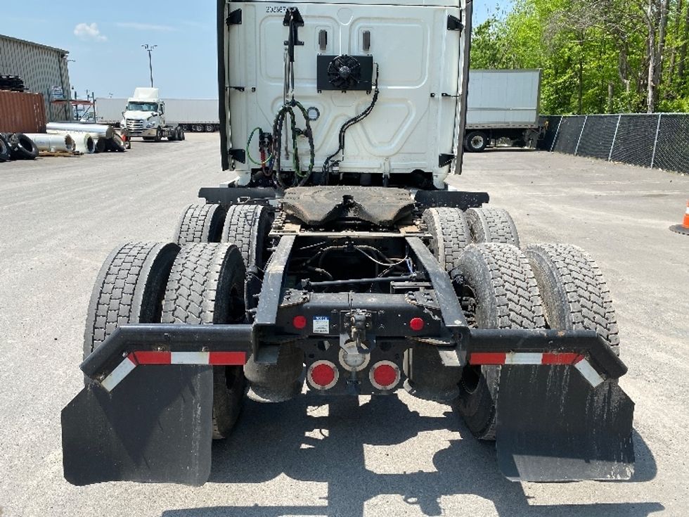 Sleeper Tractor-Heavy Duty Tractors-Freightliner-2023-T12664ST-Minoa-NY-223,510\n\t\tmiles-$ 102,750 - Image 6