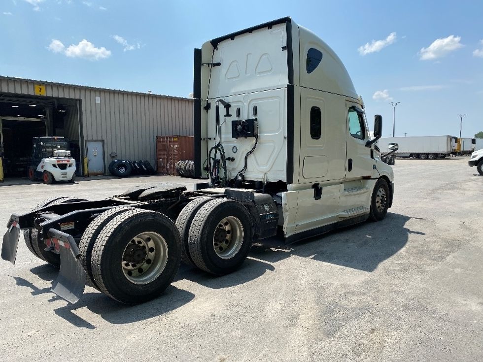 Sleeper Tractor-Heavy Duty Tractors-Freightliner-2023-T12664ST-Minoa-NY-223,510\n\t\tmiles-$ 102,750 - Image 7
