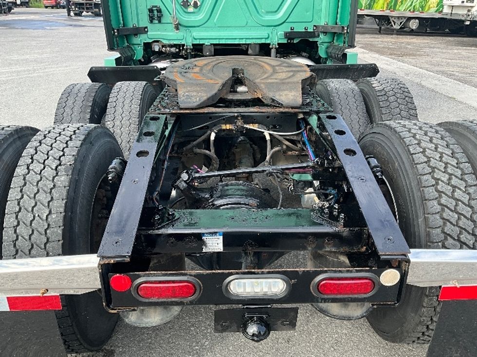 Sleeper Tractor-Heavy Duty Tractors-Freightliner-2023-T12664ST-Mississauga-ON-1,069,652\n\t\tkm-$ 91,000 - Image 6