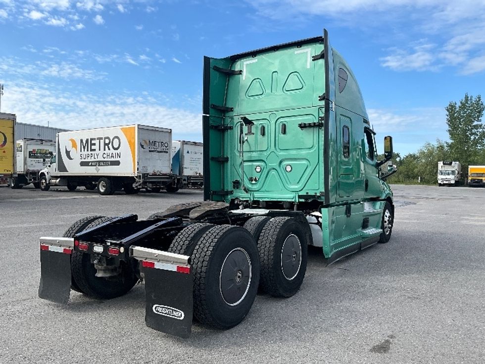 Sleeper Tractor-Heavy Duty Tractors-Freightliner-2023-T12664ST-Mississauga-ON-1,069,652\n\t\tkm-$ 91,000 - Image 7