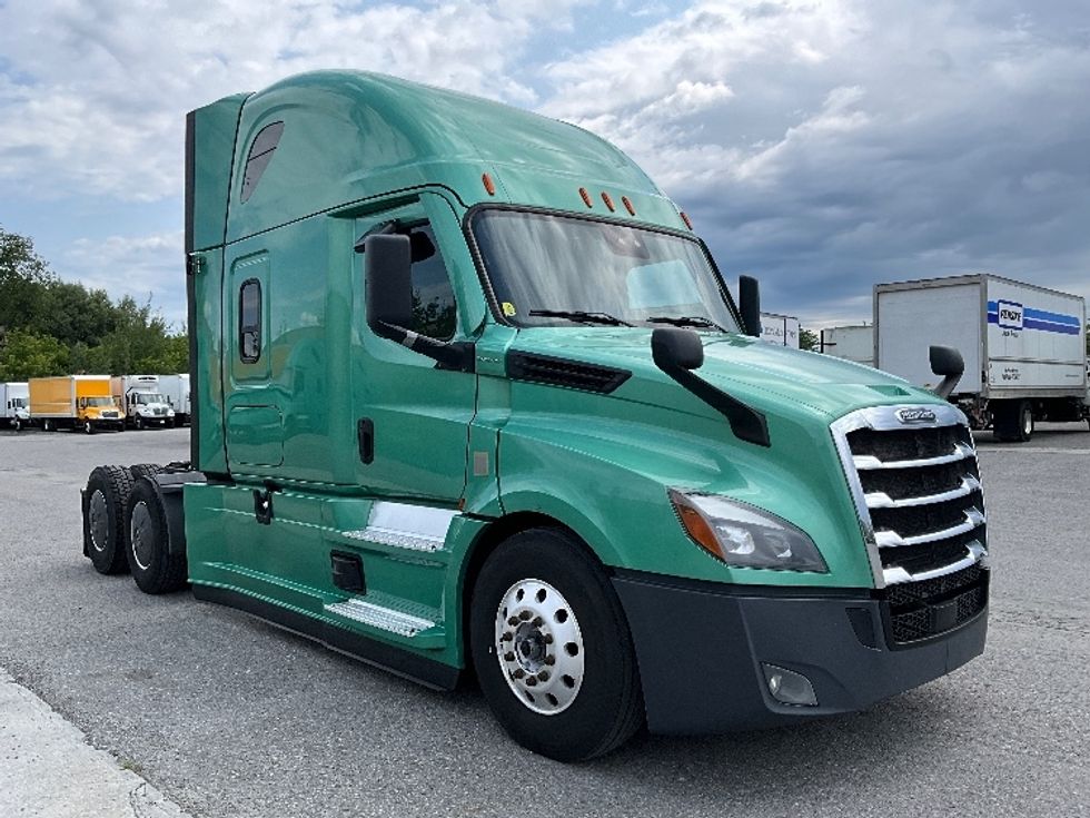 Sleeper Tractor-Heavy Duty Tractors-Freightliner-2023-T12664ST-Mississauga-ON-1,212,924\n\t\tkm-$ 78,500 - Image 1