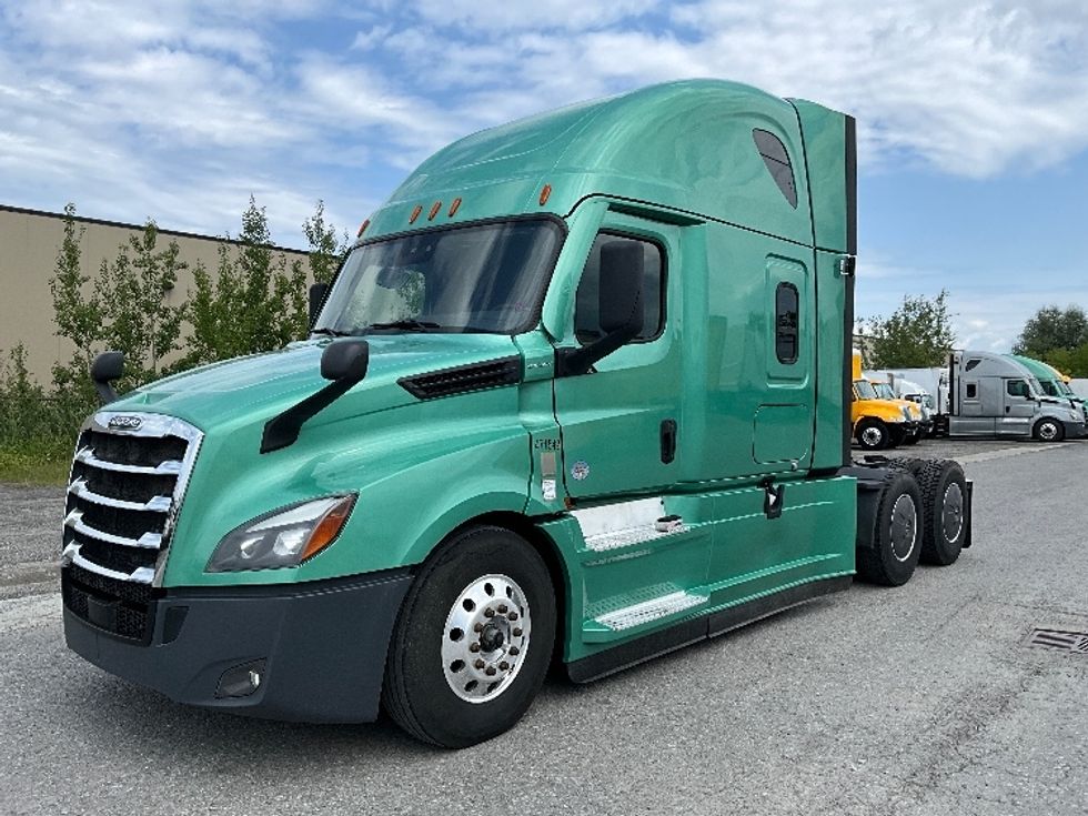 Sleeper Tractor-Heavy Duty Tractors-Freightliner-2023-T12664ST-Mississauga-ON-1,212,924\n\t\tkm-$ 78,500 - Image 3