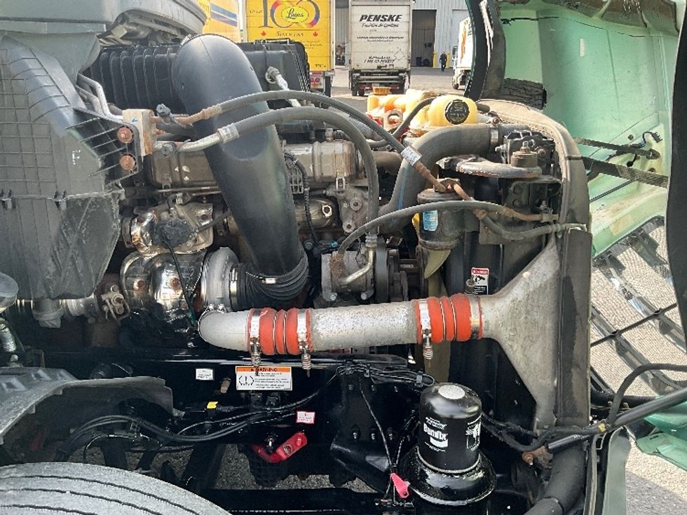 Sleeper Tractor-Heavy Duty Tractors-Freightliner-2023-T12664ST-Mississauga-ON-1,239,520\n\t\tkm-$ 77,500 - Image 20