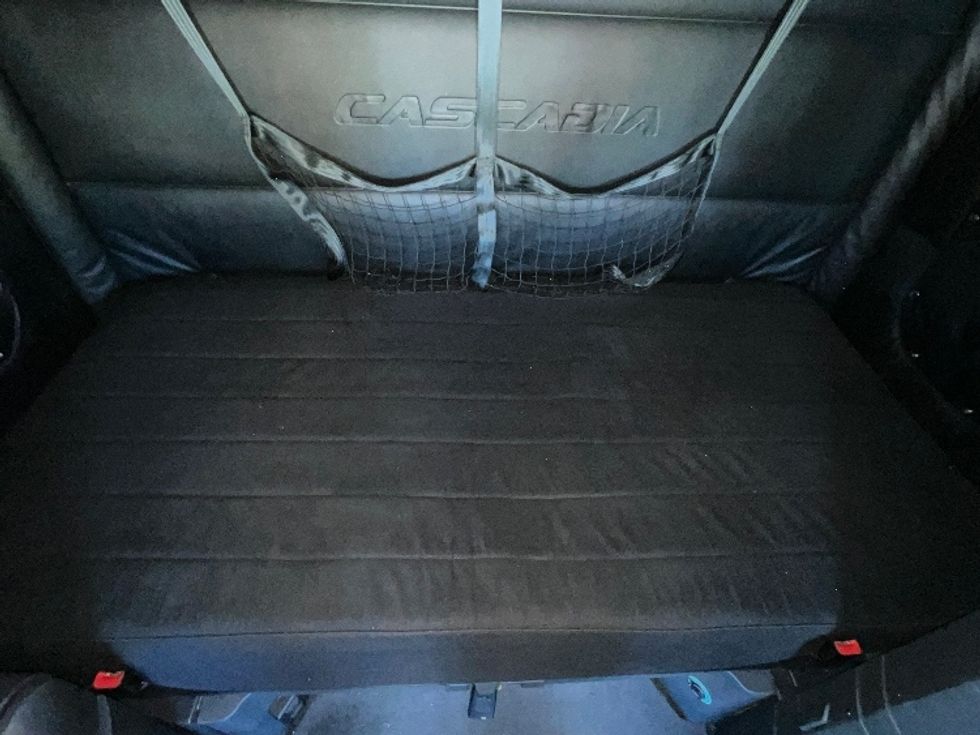 Sleeper Tractor-Heavy Duty Tractors-Freightliner-2023-T12664ST-Mississauga-ON-1,370,794\n\t\tkm-$ 65,750 - Image 17