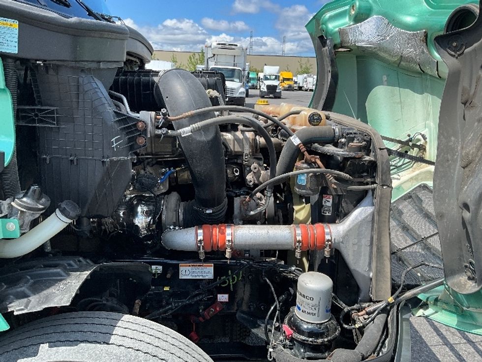 Sleeper Tractor-Heavy Duty Tractors-Freightliner-2023-T12664ST-Mississauga-ON-1,370,794\n\t\tkm-$ 65,750 - Image 20