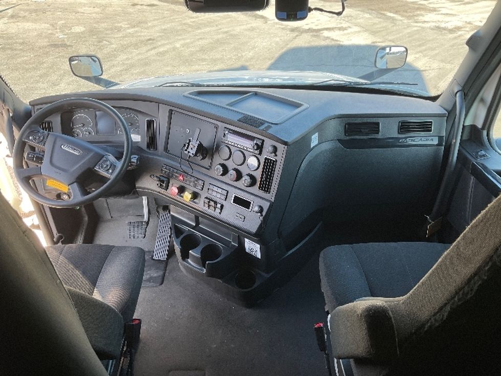 Sleeper Tractor-Heavy Duty Tractors-Freightliner-2023-T12664ST-Moberly-MO-598,254\n\t\tmiles-$ 63,500 - Image 12