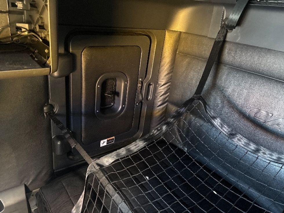 Sleeper Tractor-Heavy Duty Tractors-Freightliner-2023-T12664ST-Moberly-MO-598,254\n\t\tmiles-$ 63,500 - Image 19