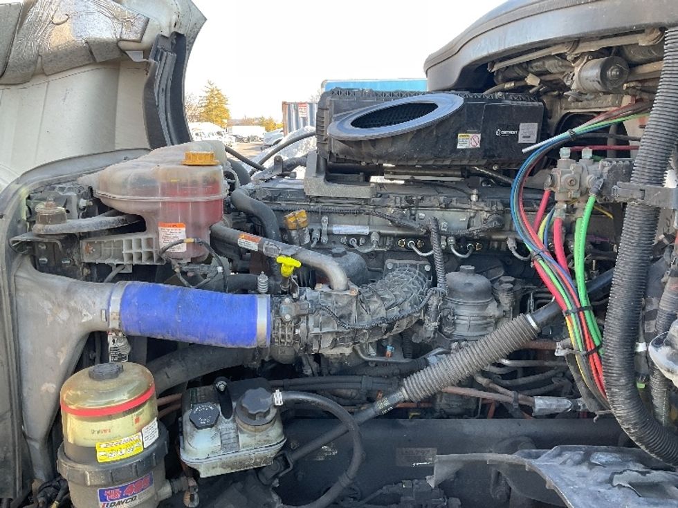 Sleeper Tractor-Heavy Duty Tractors-Freightliner-2023-T12664ST-Moberly-MO-598,254\n\t\tmiles-$ 63,500 - Image 21