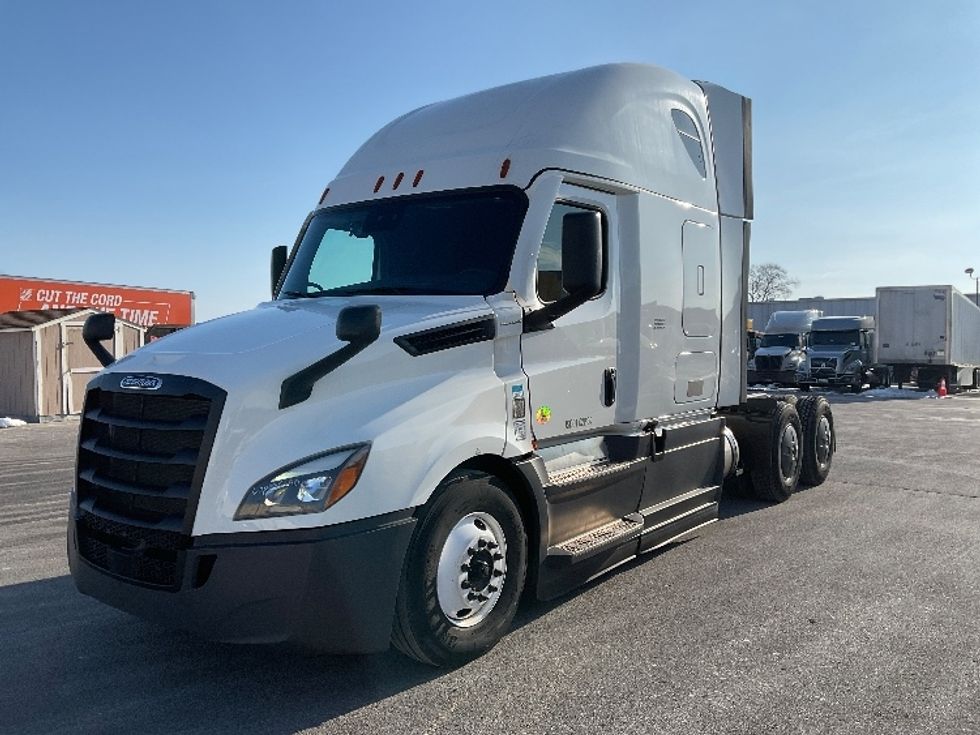 Sleeper Tractor-Heavy Duty Tractors-Freightliner-2023-T12664ST-Moberly-MO-598,254\n\t\tmiles-$ 63,500 - Image 3