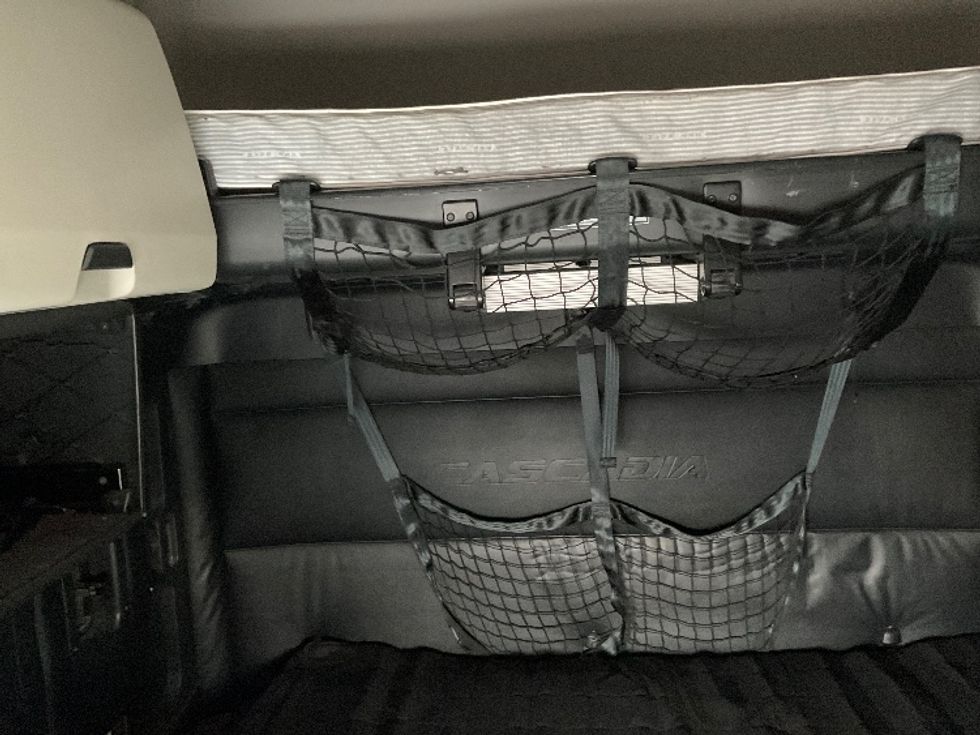 Sleeper Tractor-Heavy Duty Tractors-Freightliner-2023-T12664ST-Moberly-MO-623,903\n\t\tmiles-$ 61,000 - Image 16