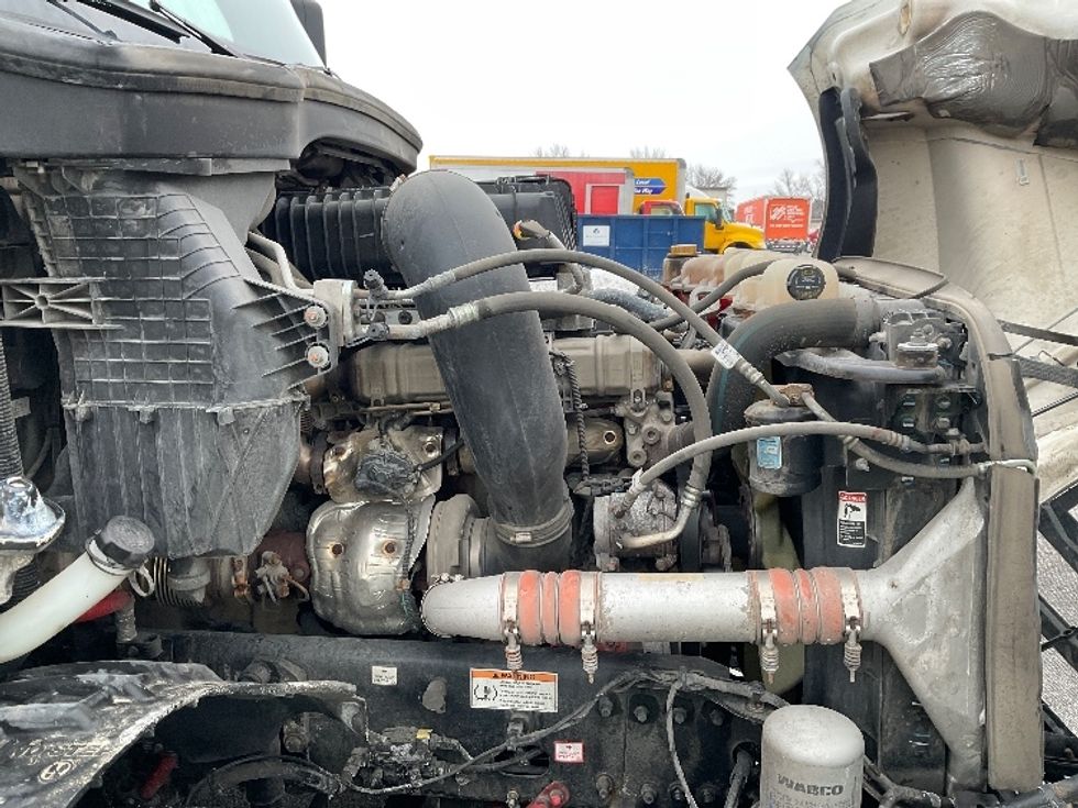 Sleeper Tractor-Heavy Duty Tractors-Freightliner-2023-T12664ST-Moberly-MO-623,903\n\t\tmiles-$ 61,000 - Image 20