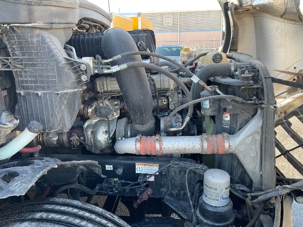 Sleeper Tractor-Heavy Duty Tractors-Freightliner-2023-T12664ST-Moberly-MO-659,605\n\t\tmiles-$ 57,500 - Image 20