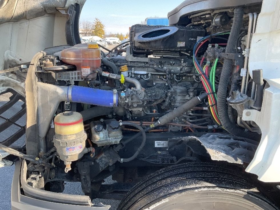 Sleeper Tractor-Heavy Duty Tractors-Freightliner-2023-T12664ST-Moberly-MO-659,605\n\t\tmiles-$ 57,500 - Image 21