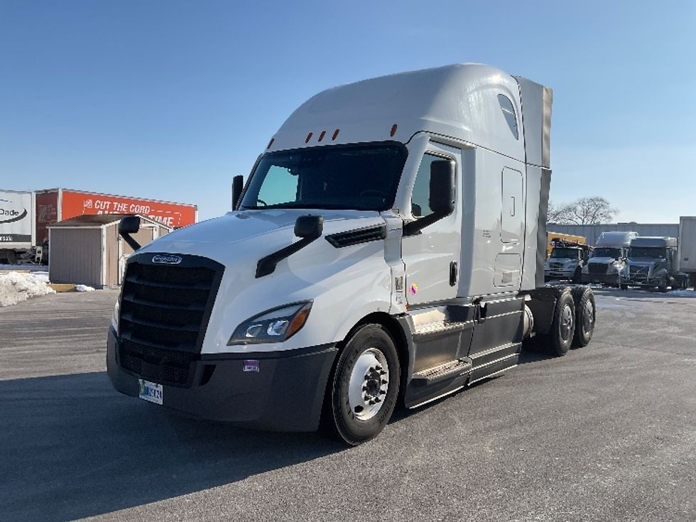 Sleeper Tractor-Heavy Duty Tractors-Freightliner-2023-T12664ST-Moberly-MO-659,605\n\t\tmiles-$ 57,500 - Image 3