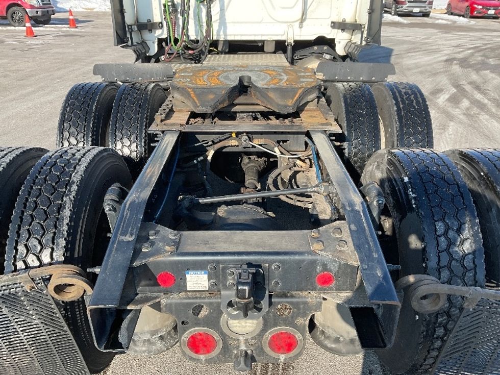 Sleeper Tractor-Heavy Duty Tractors-Freightliner-2023-T12664ST-Moberly-MO-659,605\n\t\tmiles-$ 57,500 - Image 6