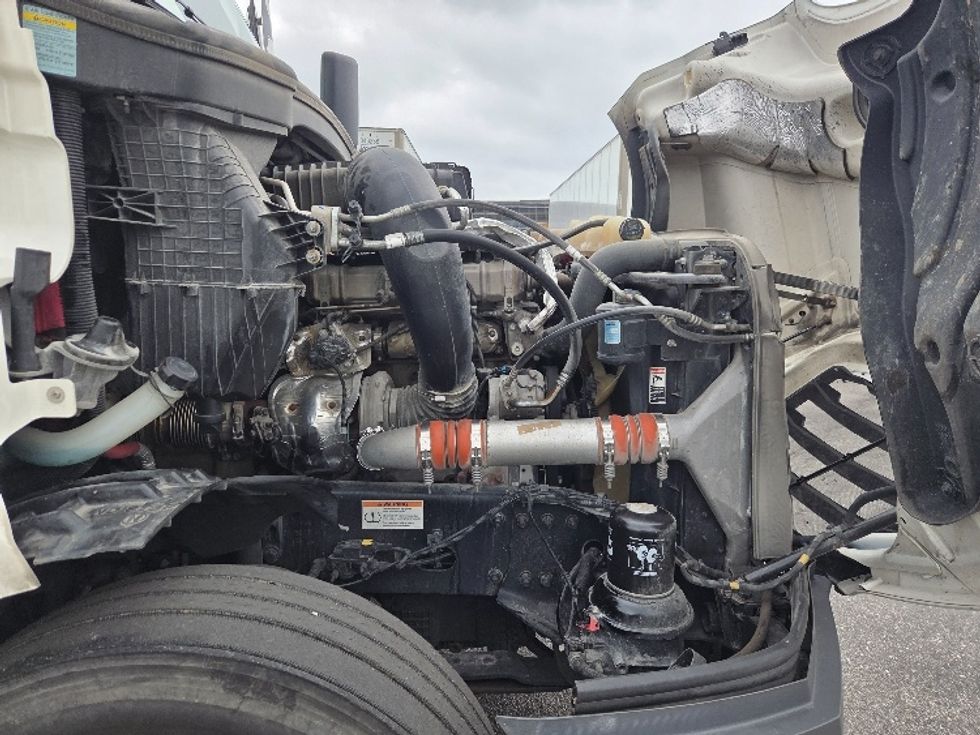 Sleeper Tractor-Heavy Duty Tractors-Freightliner-2023-T12664ST-Mobile-AL-384,227\n\t\tmiles-$ 83,250 - Image 20