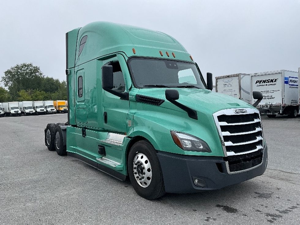 Sleeper Tractor-Heavy Duty Tractors-Freightliner-2023-T12664ST-Moncton-NB-1,174,209\n\t\tkm-$ 80,750 - Image 1