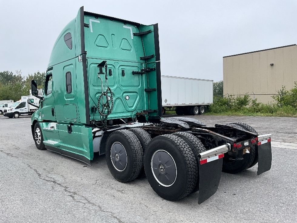 Sleeper Tractor-Heavy Duty Tractors-Freightliner-2023-T12664ST-Moncton-NB-1,174,209\n\t\tkm-$ 80,750 - Image 5