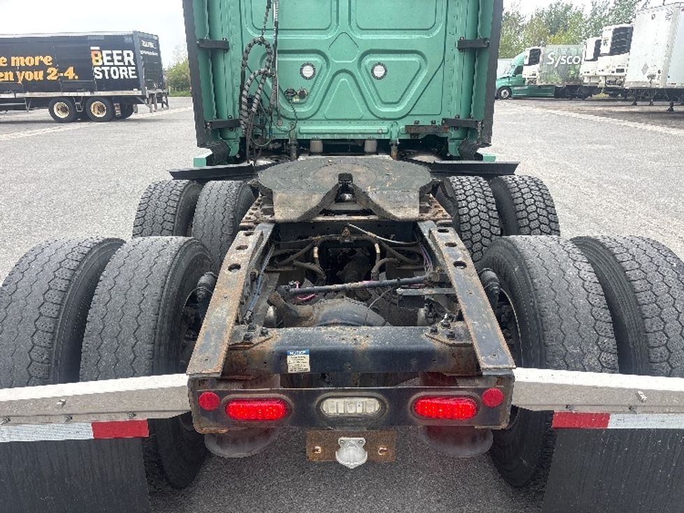 Sleeper Tractor-Heavy Duty Tractors-Freightliner-2023-T12664ST-Moncton-NB-1,340,325\n\t\tkm-$ 67,000 - Image 6