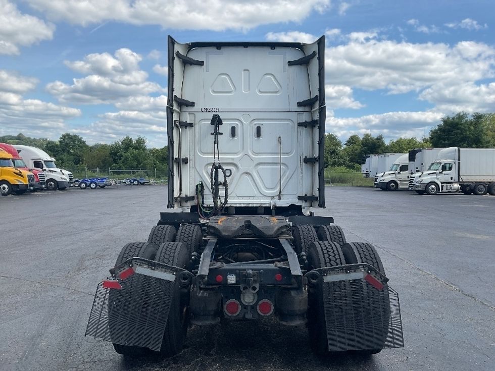 Sleeper Tractor-Heavy Duty Tractors-Freightliner-2023-T12664ST-Mount Pleasant-PA-732,940\n\t\tmiles-$ 57,250 - Image 6