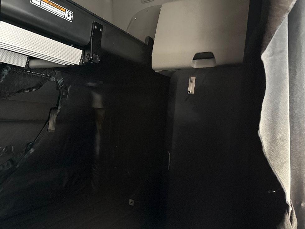 Sleeper Tractor-Heavy Duty Tractors-Freightliner-2023-T12664ST-North Bergen-NJ-627,849\n\t\tmiles-$ 58,250 - Image 19