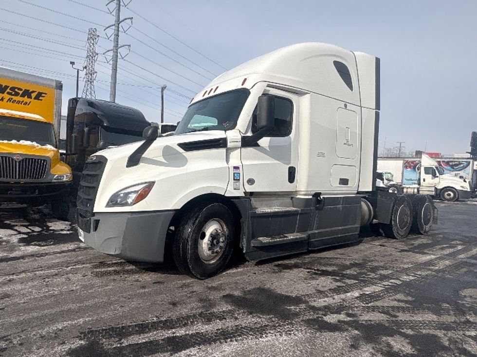 Sleeper Tractor-Heavy Duty Tractors-Freightliner-2023-T12664ST-North Bergen-NJ-627,849\n\t\tmiles-$ 58,250 - Image 3